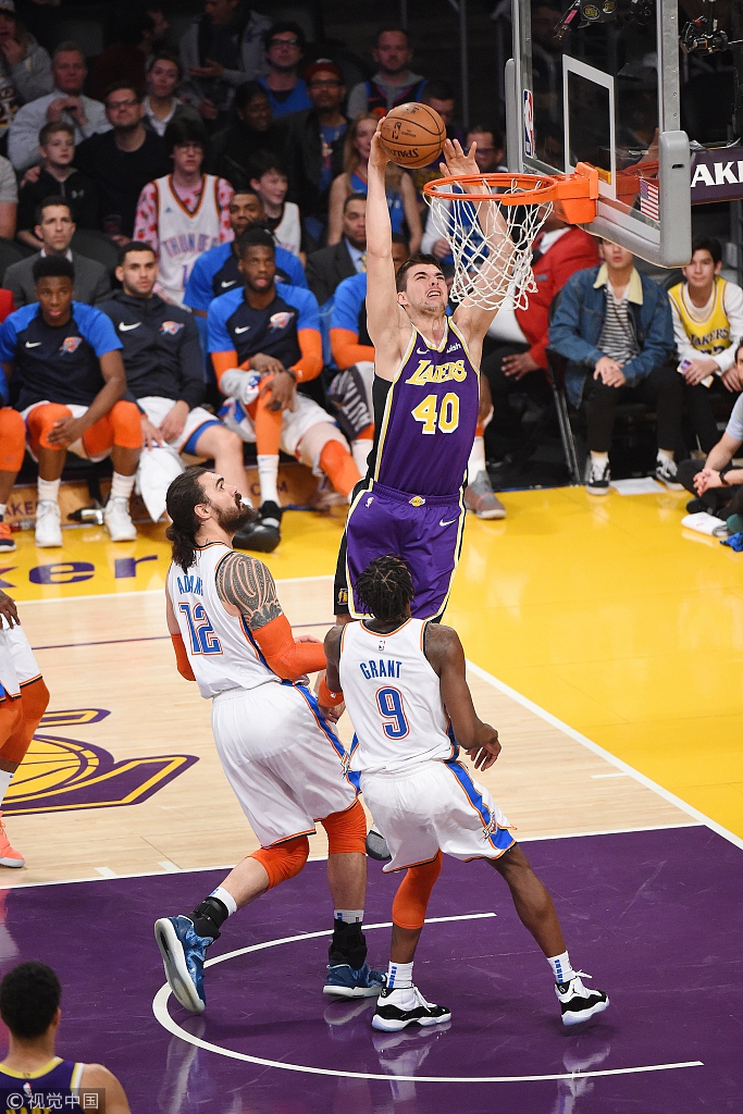 让球场少了 让球场少了